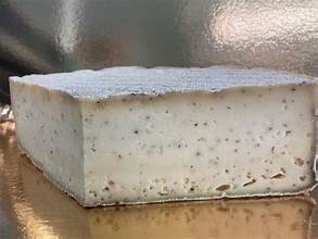 Tomme au lait de brebis poivre (+-200gr)